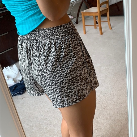 American Eagle Outfitters Shorts - Picture 2 of 3